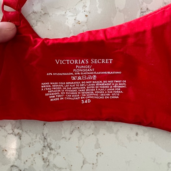 Victoria’s Secret bra. 34D. - Picture 4 of 4